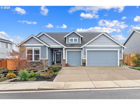 860 N 8th St, Carlton, OR 97111