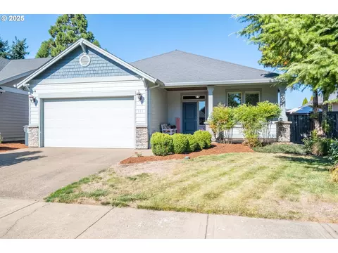 371 Lydia Ln, Lebanon, OR 97355