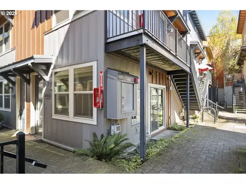 4315 SE Division St #A, Portland, OR 97206