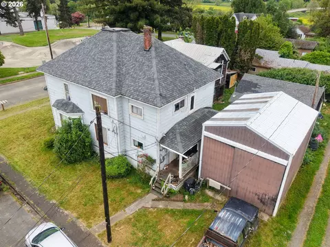 View/Area - 131 Ash St, Myrtle Point, OR 97458 photo 4 of 10