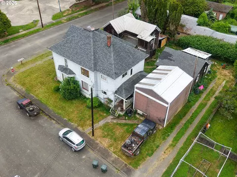 View/Area - 131 Ash St, Myrtle Point, OR 97458 photo 3 of 10