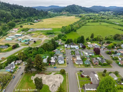 View/Area - 131 Ash St, Myrtle Point, OR 97458 photo 10 of 10