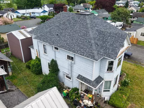 View/Area - 131 Ash St, Myrtle Point, OR 97458 photo 1 of 10