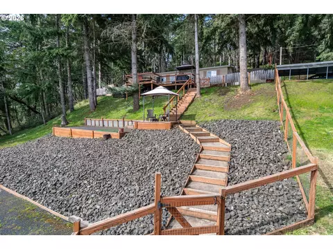 1256 Westview Dr, Roseburg, OR 97471