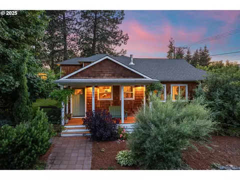 902 Elan Dr, Hood River, OR 97031