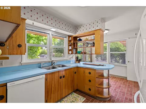 Kitchen - 85 NW Sleret Ave, Gresham, OR 97030 photo 1 of 7