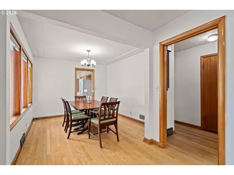 Dining - 85 NW Sleret Ave, Gresham, OR 97030 photo 1 of 2