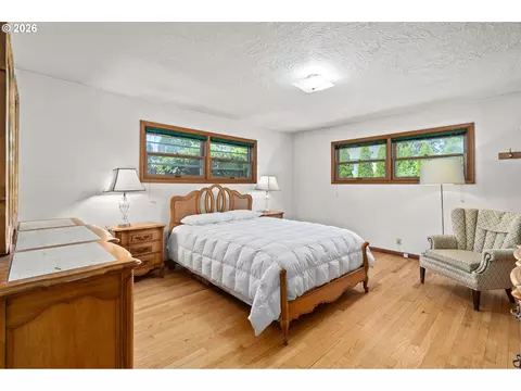 Bedroom - 85 NW Sleret Ave, Gresham, OR 97030 photo 3 of 7
