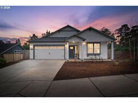4764 Stonefield Ct, Florence, OR 97439