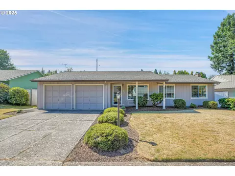 20926 SE Main Dr, Gresham, OR 97030