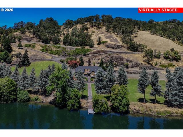 355 Boatwatch Ln, Roseburg, OR 97470