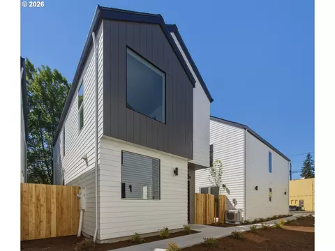 6178 NE Stanton St, Portland, OR 97213
