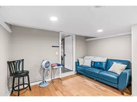 Other - 807 E St, Springfield, OR 97477 photo 3 of 6