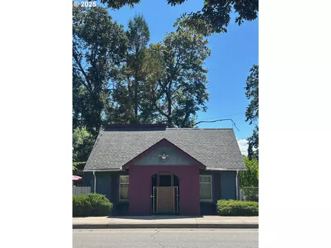 526 W Main St, Sheridan, OR 97378