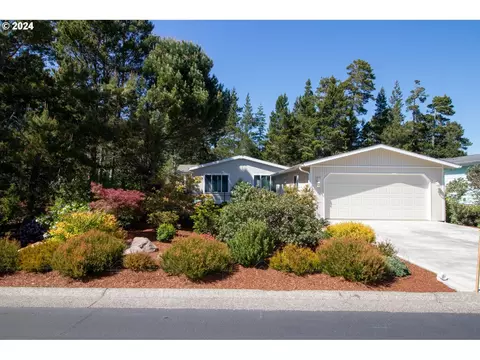 142 43rd Way, Florence, OR 97439