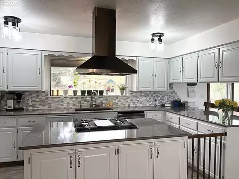 725 S Chase St, Heppner, OR 97836 photo 3