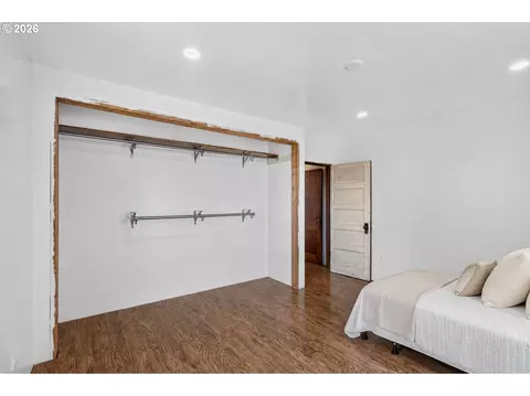 Bedroom - 49009 SE Baty Rd, Sandy, OR 97055 photo 2 of 5