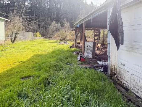 Exterior - 5995 Main St, Springfield, OR 97478 photo 3 of 5