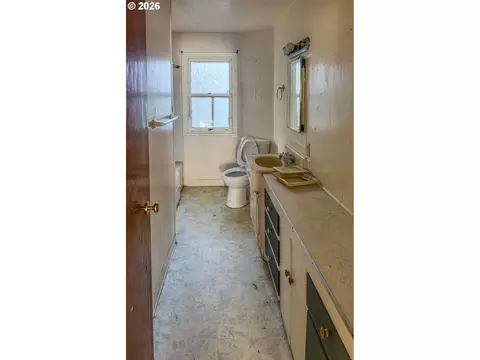Bath - 5995 Main St, Springfield, OR 97478 photo 1 of 1
