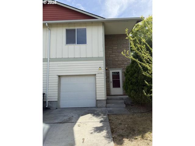 1290 SW 12th St, Pendleton, OR 97801