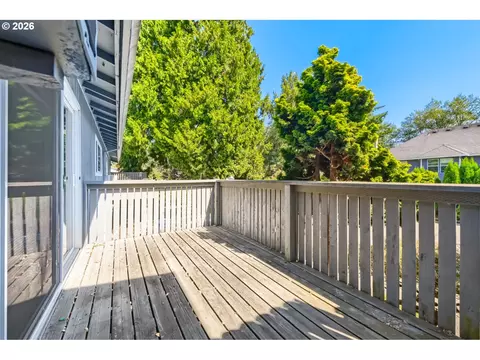 Exterior - 170 NE Kane Dr, Gresham, OR 97030 photo 1 of 2
