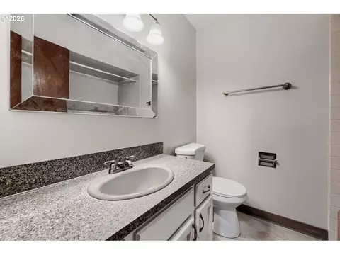 Bath - 170 NE Kane Dr, Gresham, OR 97030 photo 3 of 4