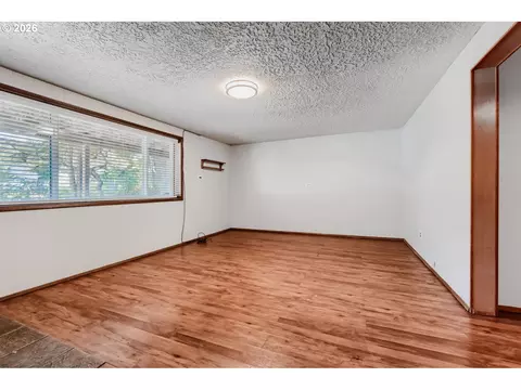 Living - 170 NE Kane Dr, Gresham, OR 97030 photo 4 of 5