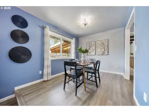Dining - 2331 SW 27th Dr, Gresham, OR 97080 photo 1 of 3