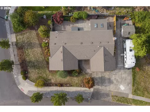 View/Area - 2331 SW 27th Dr, Gresham, OR 97080 photo 4 of 6