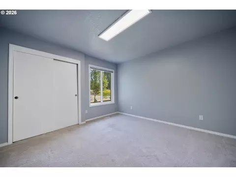 Bedroom - 2331 SW 27th Dr, Gresham, OR 97080 photo 5 of 6