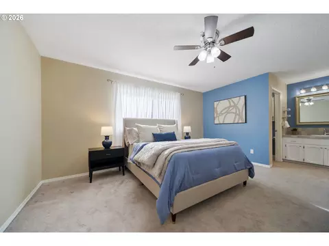 Bedroom - 2331 SW 27th Dr, Gresham, OR 97080 photo 1 of 6