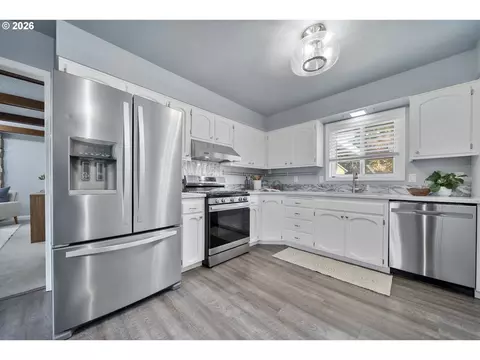 Kitchen - 2331 SW 27th Dr, Gresham, OR 97080 photo 1 of 3