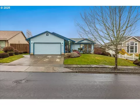 2411 SW Leo St, Mcminnville, OR 97128