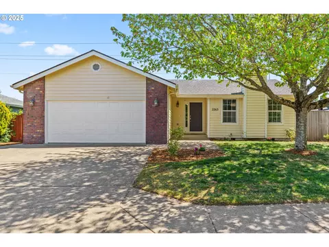 2263 Parker Pl, Eugene, OR 97402