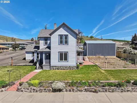 110 NE 5th St, Dufur, OR 97021