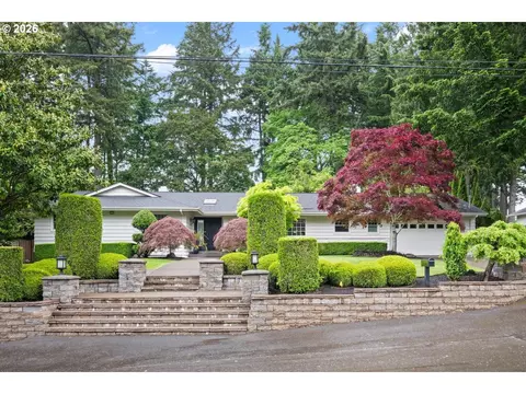 10465 SW Hawthorne Ln, Portland, OR 97225