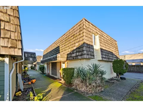 1903 W 31st St, Vancouver, WA 98660