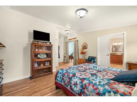 Bedroom - 181 Vada Rd, Carson, WA 98610 photo 4 of 4