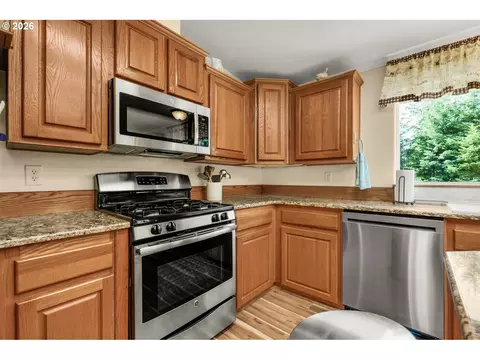 Kitchen - 181 Vada Rd, Carson, WA 98610 photo 4 of 5