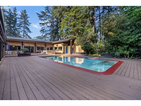 Exterior - 1993 Fircrest Dr, Eugene, OR 97403 photo 2 of 6