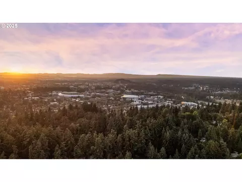 View/Area - 1993 Fircrest Dr, Eugene, OR 97403 photo 2 of 2