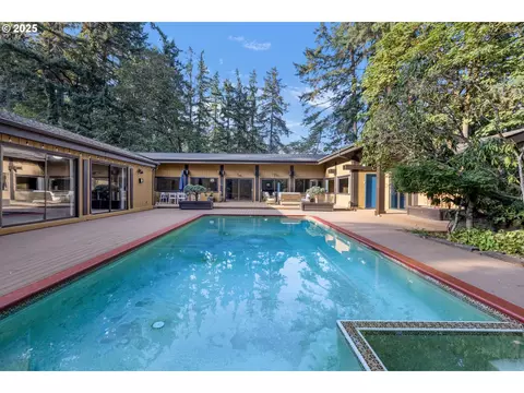 Exterior - 1993 Fircrest Dr, Eugene, OR 97403 photo 1 of 6