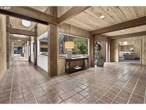 Entry Way - 1993 Fircrest Dr, Eugene, OR 97403 photo 1 of 7