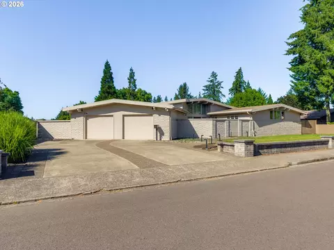 2035 NW Saint Andrews Dr, Mcminnville, OR 97128