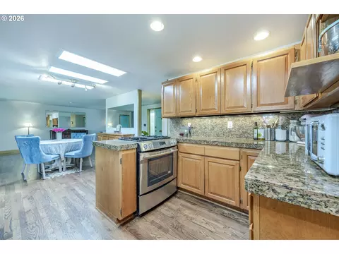 Kitchen - 3142 Onyx Pl, Eugene, OR 97405 photo 3 of 3
