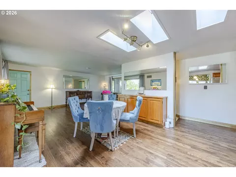 Dining - 3142 Onyx Pl, Eugene, OR 97405 photo 1 of 3