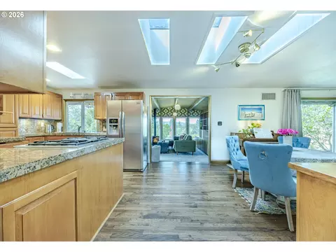Kitchen - 3142 Onyx Pl, Eugene, OR 97405 photo 1 of 3