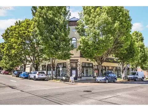 2611 NW Upshur St #203, Portland, OR 97210