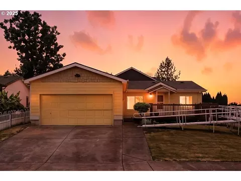 1001 Roy Ave, Woodburn, OR 97071