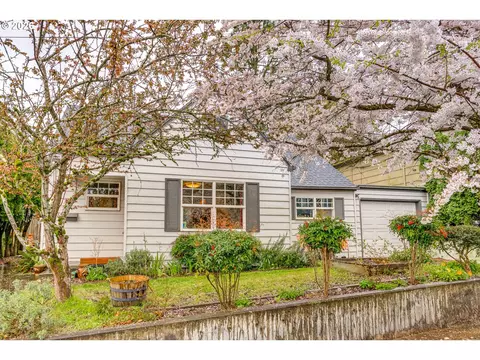 514 SE 61st Ave, Portland, OR 97215